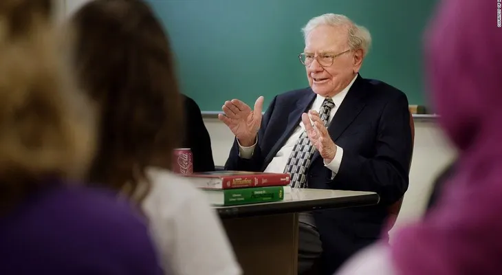 Warren Buffett: Inmigrantes talentosos y con ambición; hicieron grande a EE.UU.