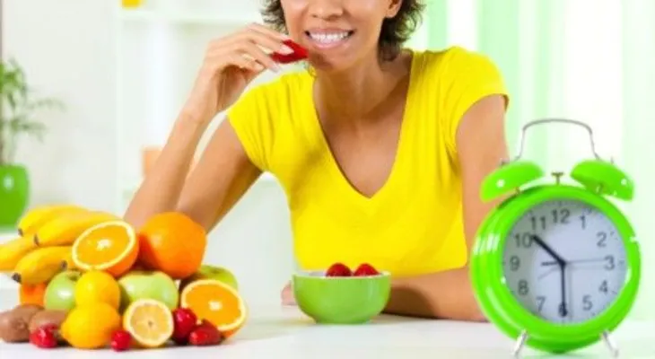 Las horas a las que comemos también influyen en nuestra salud