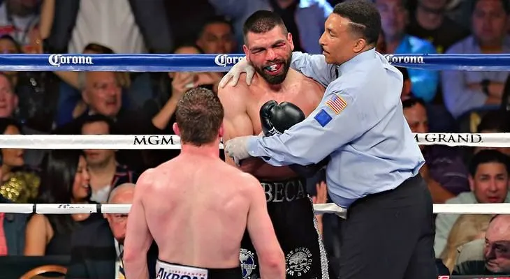 'Canelo' noquea a un 'perro faldero' (Video)