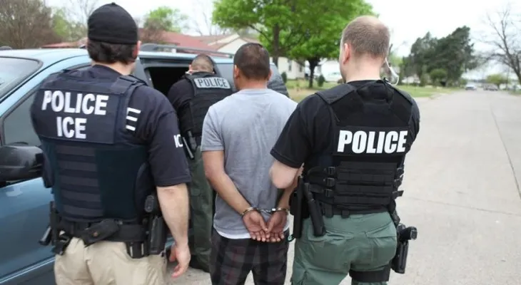 ICE arresta cinco dominicanos inmigrantes buscados por presuntos crímenes 