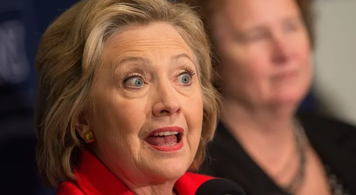 Hillary Clinton no tiene que aguantarse las bromas sobre el pene de Trump