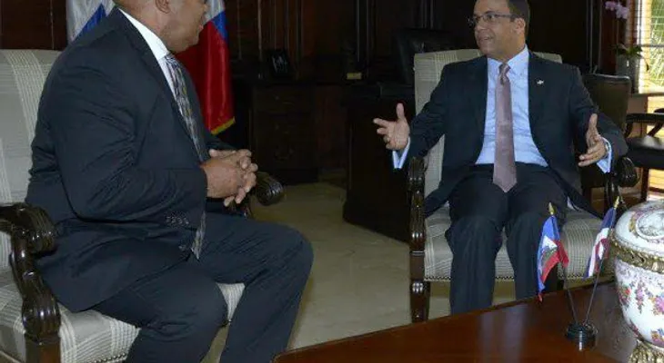 Andrés Navarro recibe en visita oficial al nuevo canciller de Haití 