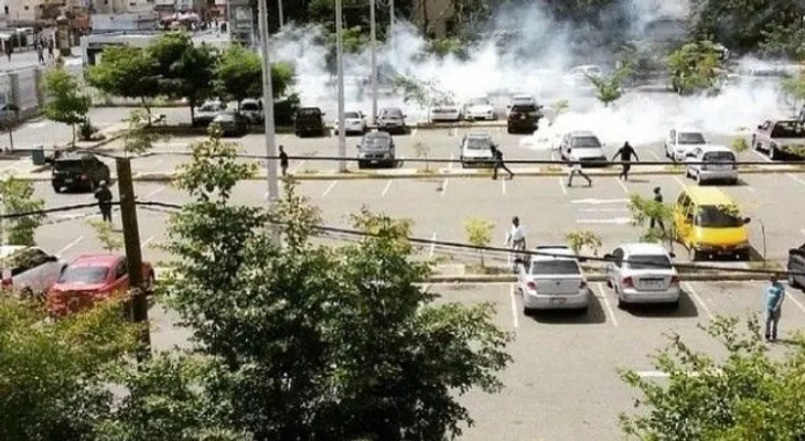 Encapuchados protestan en la UASD