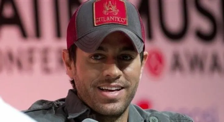 Enrique Iglesias: La mano está mejorando poco a poco