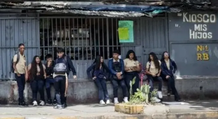 Escaso regreso a clases en La Guaira tras los terremotos de junio