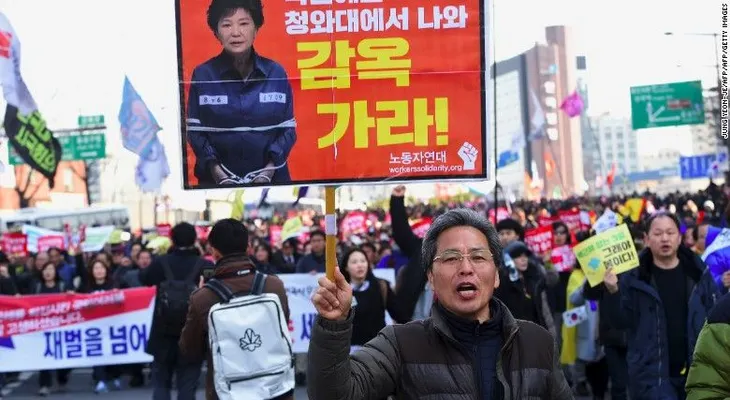 Dos muertos en las protestas tras la destitución de la presidenta de Corea del Sur