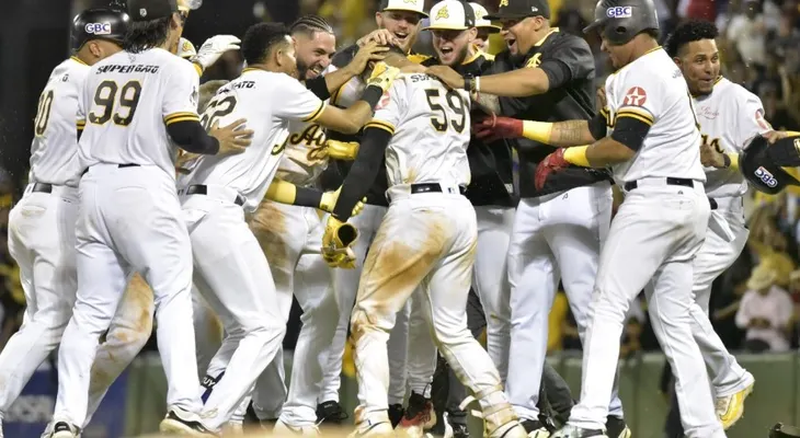 Águilas contra Licey; Gigantes y Toros hoy; Escogido en el precipicio