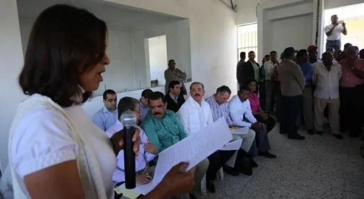 Danilo Medina promete estancias infantiles, escuelas y financiamiento en Hondo Valle