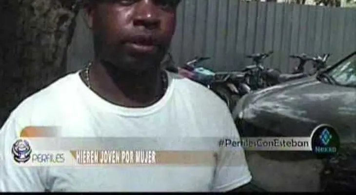 A un hombre le dieron un piñazo por estar enamorando mujeres ajenas (VIDEO)