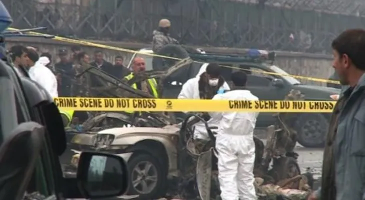 Tres muertos, 32 heridos por una bomba en mercado paquistaní
