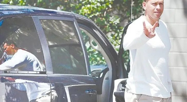 A-Rod contacta  a su reemplazo  en la antesala 