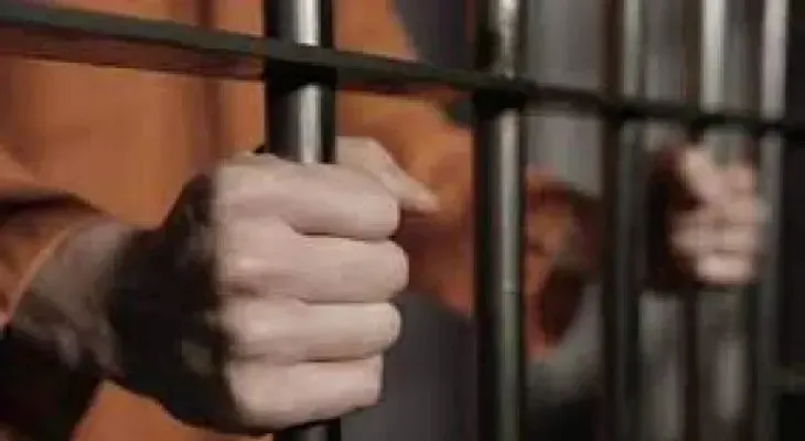 Condenan a 30 meses de cárcel a un hombre por propagar el COVID-19