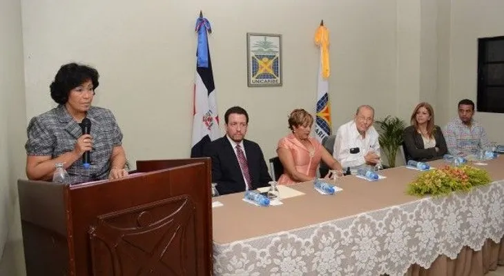 Universidad del Caribe nombra mujer como rectora