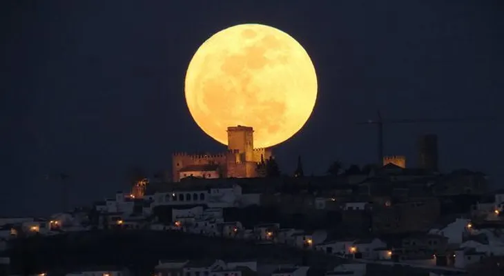 Prepárate para ver la SUPERLUNA mayor y más brillante de los últimos 70 años 