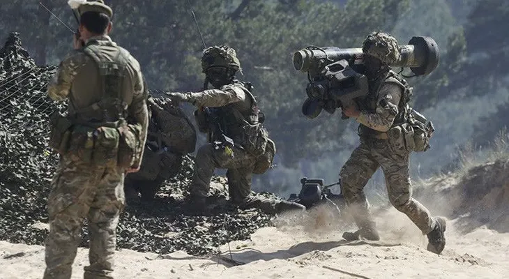 ¿Soldados volando en EasyJet? Ejército británico teme que Rusia pueda destruirlo "en una sola tarde"