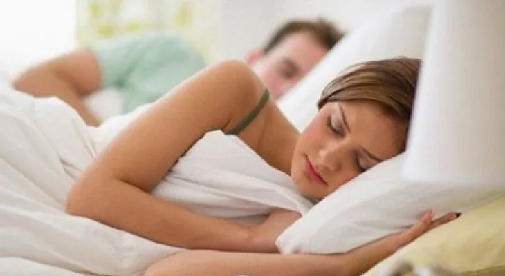 ¿Quieres dormir bien? ¡Cuidado con lo que cenas!