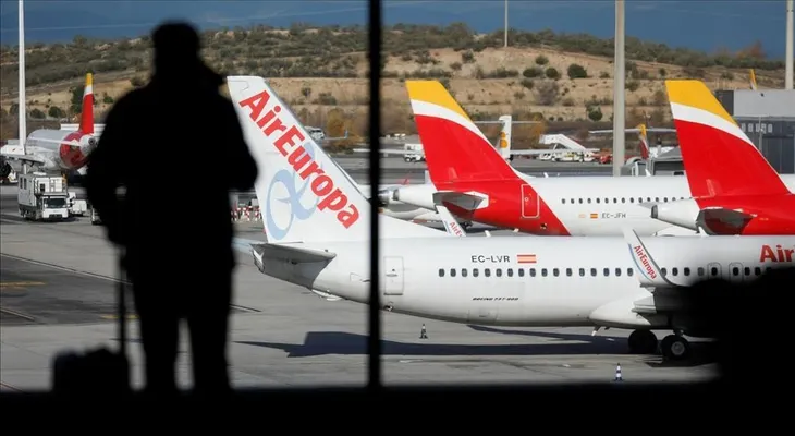 La OMS pide prioridad en la vacunación para tripulaciones aéreas y marítimas