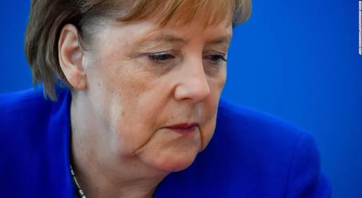 Merkel, al borde tras amenazas de renuncia del su ministro del Interior por política migratoria