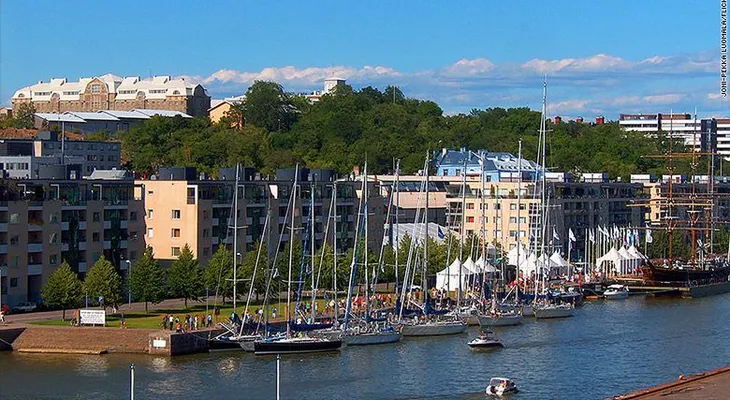 ¿Por qué Finlandia quiere darle a cada adulto 10.000 dólares al año?