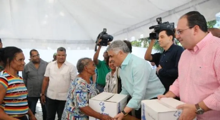 PRD entrega informe financiero de 2014 a JCE