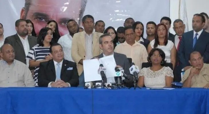 Abinader desmiente que compañía de su familia operara de manera ilegal