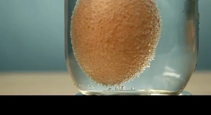 Mira qué pasa si metes una pastilla de jabón en el microondas (Video)