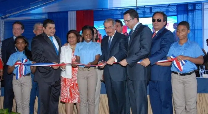 Presidente Danilo Medina entrega dos centros educativos en el Distrito Nacional