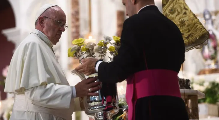 Francisco oficia misa papal en Santiago de Cuba