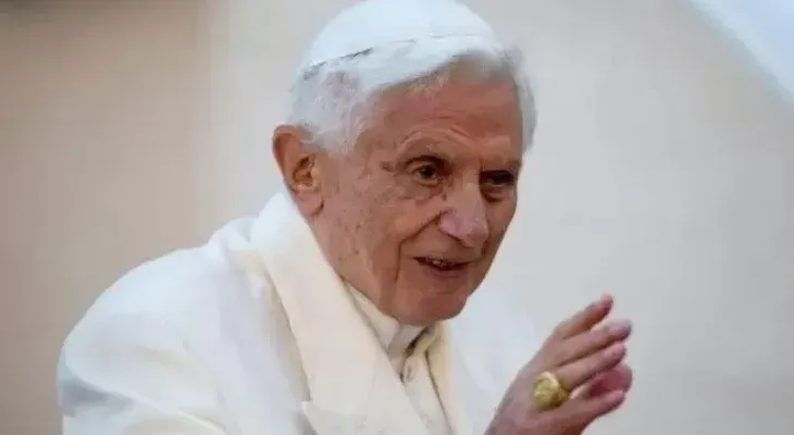 Benedicto XVI dice ahora que no hubo encubrimiento de abusos sexuales de la iglesia en Alemania