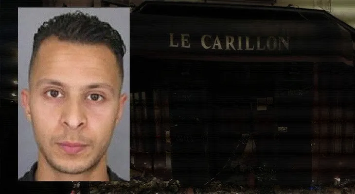 Un yihadista sonríe antes de asesinar a decenas de personas en París (VIDEO)