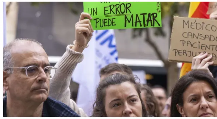 Sindicatos médicos abandonan reunión con Sanidad