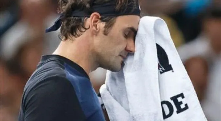 Federer se retira del Abierto de Madrid por lesión