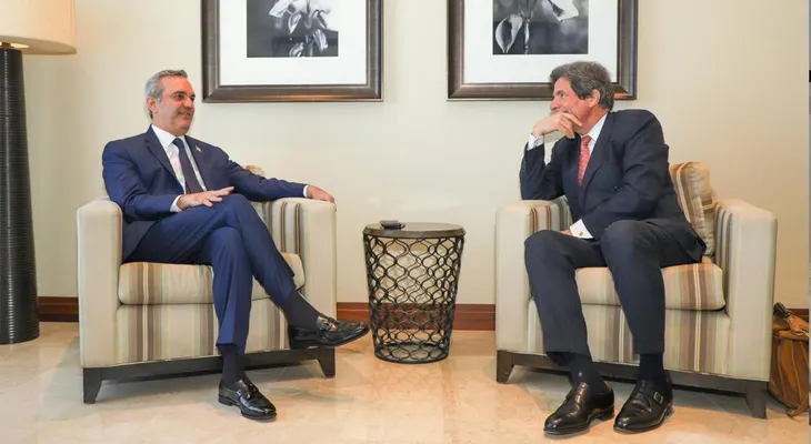 Subsecretario de Estado de EE. UU. destaca excelente manejo del presidente Abinader frente al COVID-19