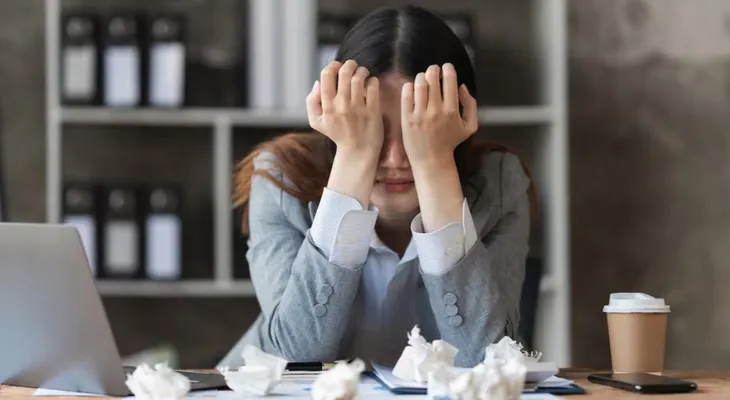 Cortisol alto: la hormona del estrés que puede afectar tu sueño, tu energía y tus defensas