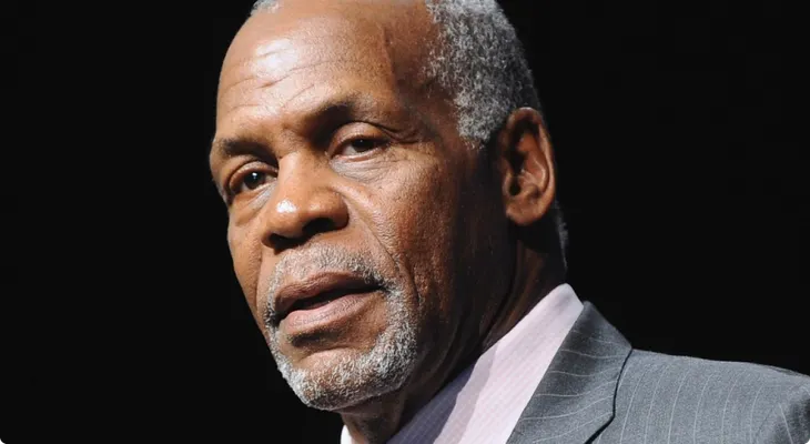 El actor Danny Glover, preocupado por política de miedo y rabia de Trump