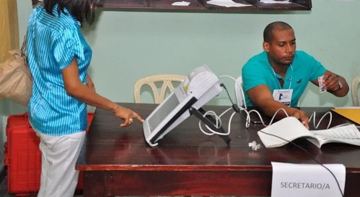 Representantes de los partidos dan el visto bueno al voto electrónico 