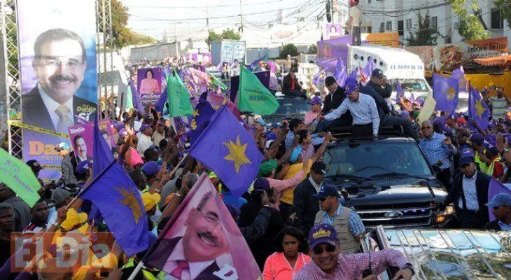 Danilo sigue proselitismo y hoy fue a Santo Domingo Oeste