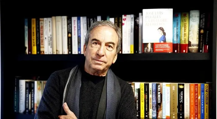  José Luis Perales: "Lo de ser escritor me sigue pareciendo una anécdota" 
