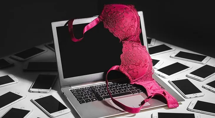 A partir de ahora, Facebook no te permitirá publicar ningún contenido sexual