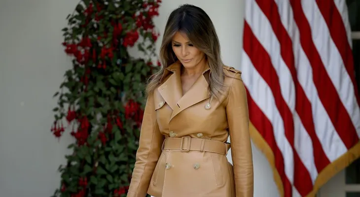 ¿Por qué Melania Trump aún está hospitalizada?