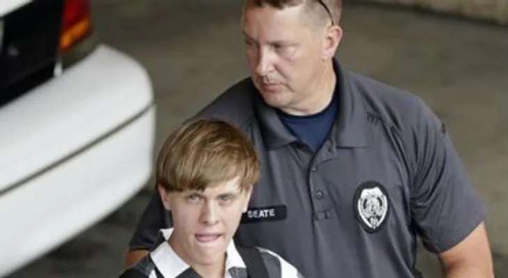 Atacante de la iglesia de Charleston se defenderá a sí mismo en el juicio en su contra