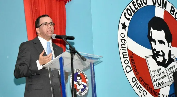 Ministro Andrés Navarro pone en marcha República Digital en el Colegio Don Bosco