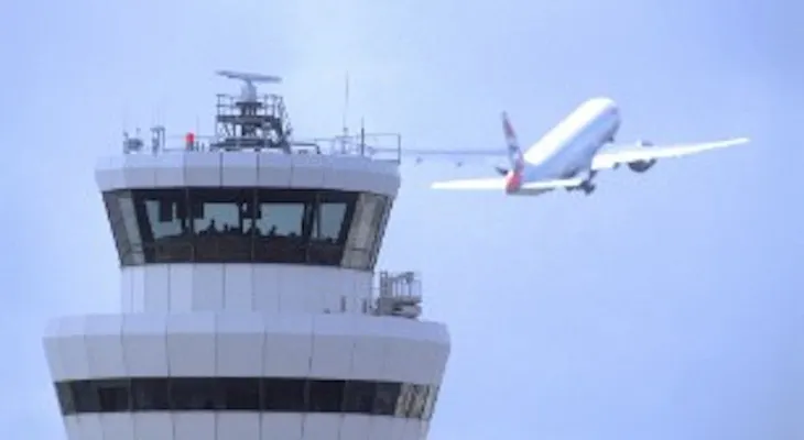 Evacuan aeropuerto de Gatwick por 'objeto sospechoso'
