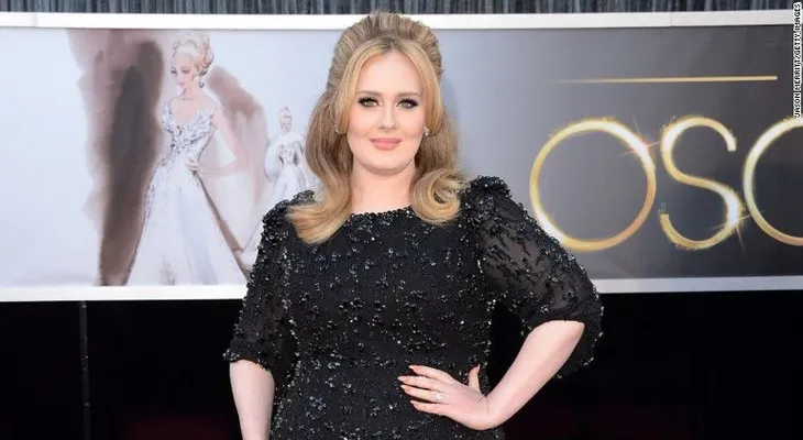 Adele dice vulgaridades 33 veces durante un concierto