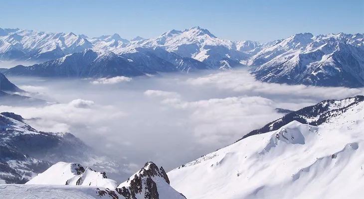 Al menos 7 muertos, tras avalancha en Alpes franceses 