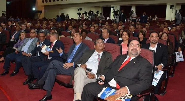 Legisladores hacen simulacro de votación 