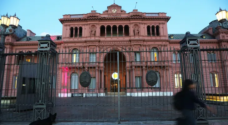¿Cristina Fernández de Kirchner se quiere apoderar de la cuenta de Twitter de la Casa Rosada?