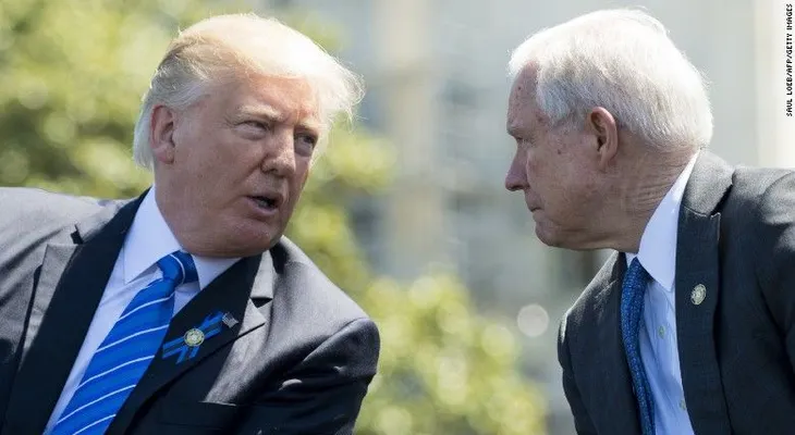 Ataques públicos de Donald Trump a Jeff Sessions son vergonzosos