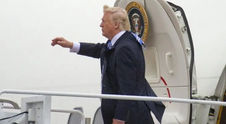 Trump anima a jóvenes a ser "soñadores" y, como él, desafiar al sistema
