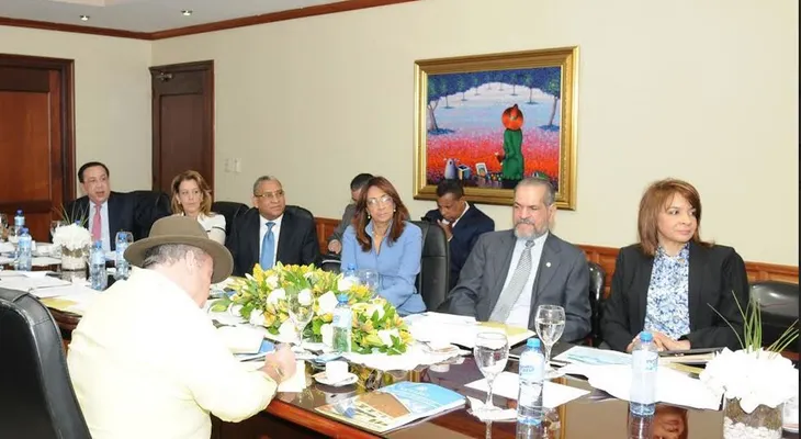 Gobernador del Banco Central, Héctor Valdez Albizu, expone importancia proyecto transforma al BNV en BANDEX